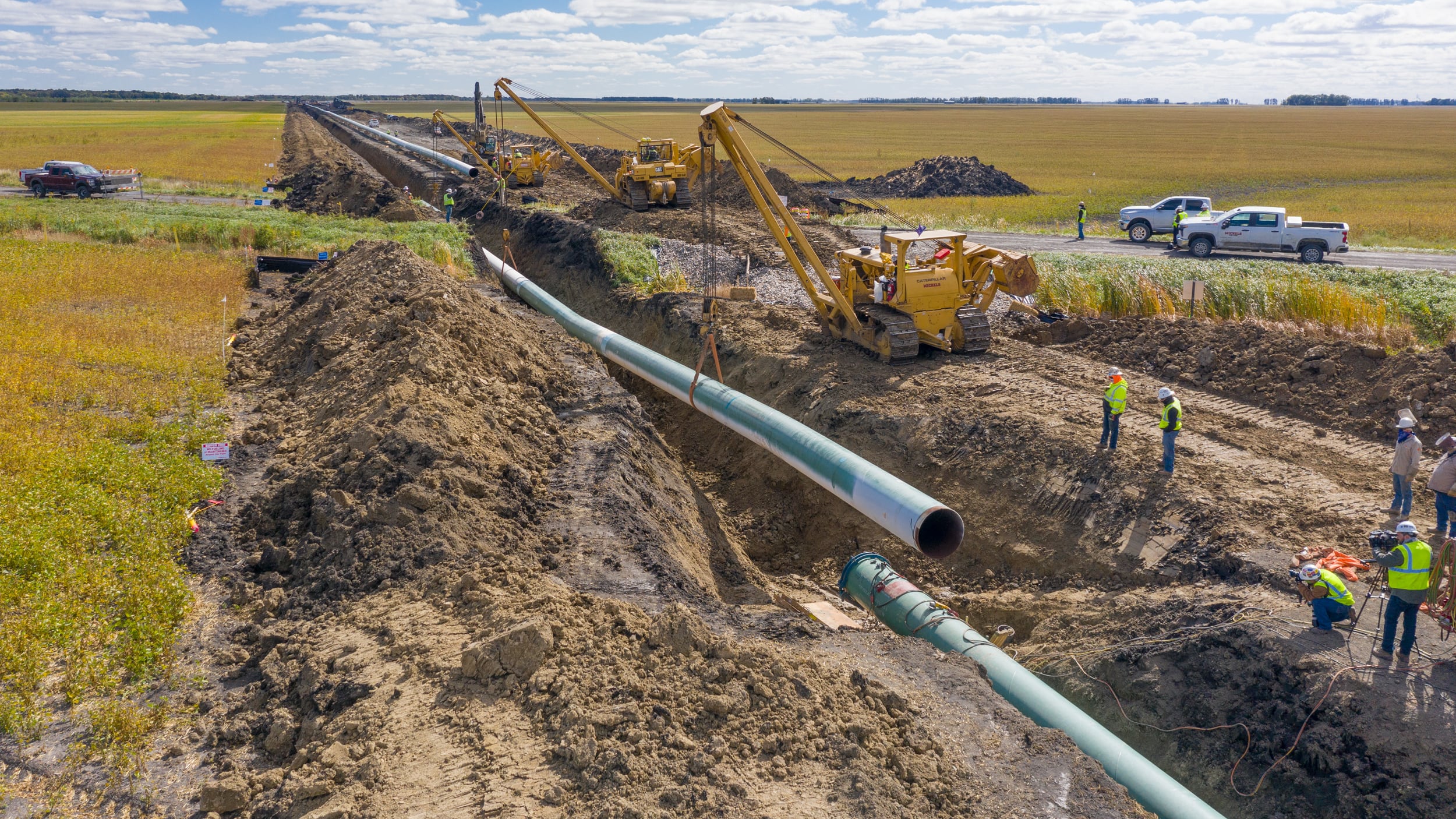 Right-of-way construction work during the Line 3 Replacement Project in Minnesota. In the U.S., the US$4-billion replacement initiative consisted of replacing 34-inch pipe with new 36-inch pipe for 13 miles in North Dakota, 337 miles in Minnesota, and 14 miles in Wisconsin. Minnesota construction wrapped up in October 2021.